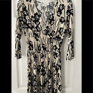 Leota Faux wrap dress- size Large